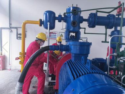 【yl23411永利集团先锋】伍虹澍：风雨中的逆行与坚守4